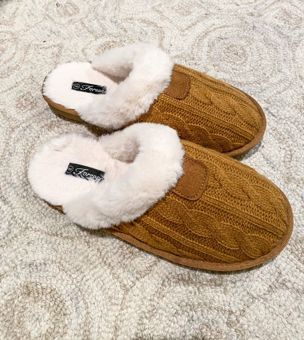 Cable Knit Sherpa Slippers